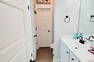 573 N O'Neil St, Clayton, NC 27520 - Photo 17