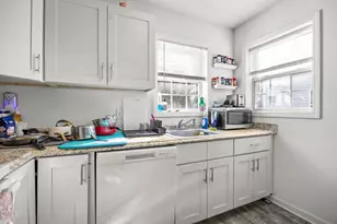 1305 Kent Rd, Raleigh, NC 27606 - Photo 9