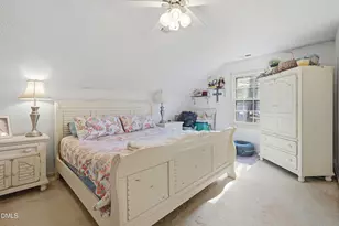 101 Hedgerow Ct, Cary, NC 27513 - Photo 19