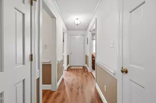 101 Hedgerow Ct, Cary, NC 27513 - Photo 7