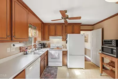 101 Hedgerow Court, Cary, NC 27513 - Photo 11