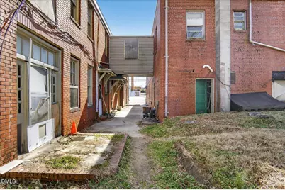 1010 S Garnett Street, Henderson, NC 27536 - Photo 9