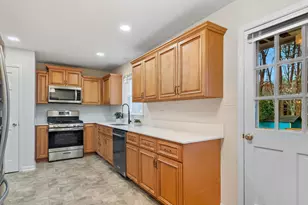 1113 Yorkshire Dr, Cary, NC 27511 - Photo 9