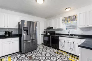 410 W Old Glencoe Rd, Burlington, NC 27217 - Photo 9