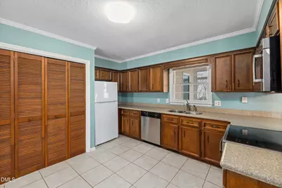 828 Valerie Drive, Raleigh, NC 27606 - Photo 15
