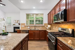 728 Blossom Bay Ln, Apex, NC 27523 - Photo 5