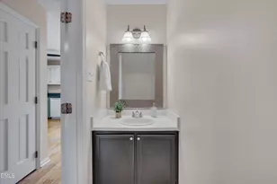 6528 Hearthstone Dr E, Raleigh, NC 27615 - Photo 9