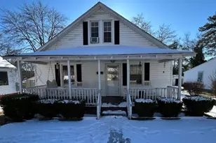 419 Oak St, Henderson, NC 27536 - Photo 1