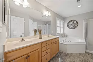 508 Nantucket Dr, Cary, NC 27513 - Photo 9