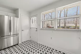 407 Hickory Dr, Chapel Hill, NC 27517 - Photo 9