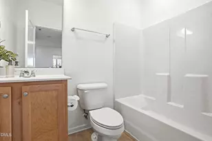 104 River Ledge Dr, Holly Springs, NC 27540 - Photo 31