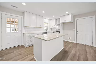 728 S Wakefield Street, Zebulon, NC 27597 - Photo 5