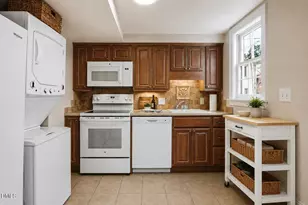933 St Marys St, Raleigh, NC 27605 - Photo 17