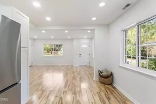 604 Oak St, Fuquay-Varina, NC 27526 - Photo 9