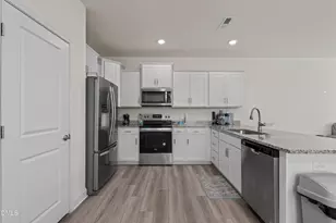 389 Channel Drop Dr, Clayton, NC 27520 - Photo 9