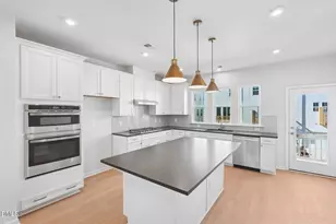 1050 Zelkova Ln, Chapel Hill, NC 27517 - Photo 7