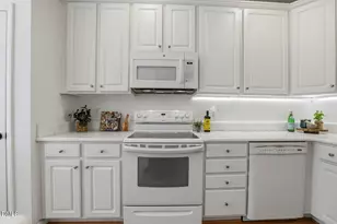 102 Brush Stream Dr, Cary, NC 27511 - Photo 7