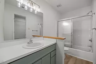 1000 Brighthurst Dr, Raleigh, NC 27605 - Photo 21