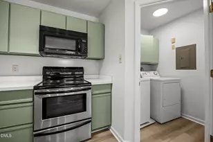 1000 Brighthurst Dr, Raleigh, NC 27605 - Photo 5