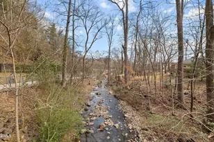 100 Umstead Dr, Chapel Hill, NC 27516 - Photo 9