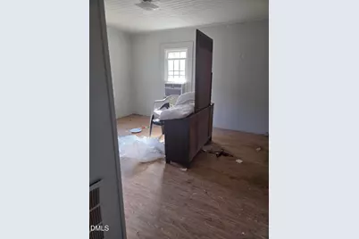 207 E Maple Street, Mount Olive, NC 28365 - Photo 9