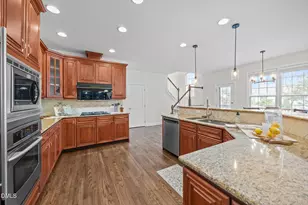 10712 Round Brook Cir, Raleigh, NC 27617 - Photo 11