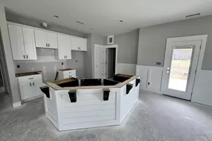 102 Lynn Ln, Selma, NC 27576 - Photo 5