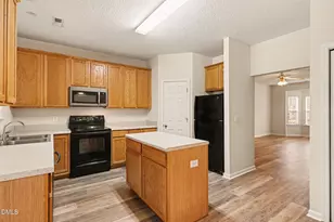 10947 Pendragon Pl, Raleigh, NC 27614 - Photo 9