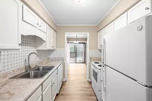 104 Arbuckle Ln, Cary, NC 27511 - Photo 7