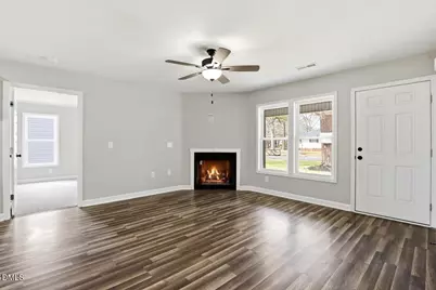102 E Pope Avenue, Kenly, NC 27542 - Photo 5