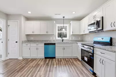 102 E Pope Avenue, Kenly, NC 27542 - Photo 7