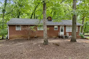 106 Markham Dr, Chapel Hill, NC 27514 - Photo 1