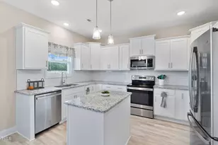 8 Sanford Ln, Dunn, NC 28334 - Photo 15