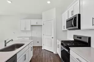 218 Pisgah St, Sanford, NC 27330 - Photo 9