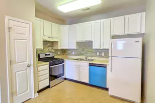 8641 Neuse Club Ln, Raleigh, NC 27616 - Photo 9