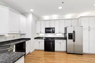 2813 Market Bridge Ln, Raleigh, NC 27608 - Photo 11