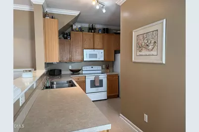 2044 Metacomet Way, Raleigh, NC 27604 - Photo 3