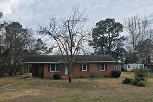 515 Nc-71 Hwy, Maxton, NC 28364 - Photo 1