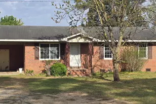 515 Nc-71 Hwy, Maxton, NC 28364 - Photo 1