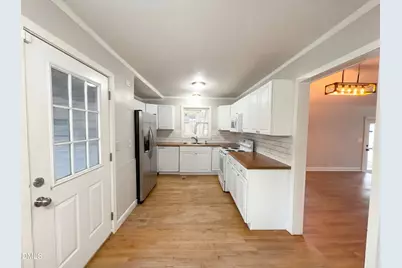 5834 Waters Edge Drive, Fayetteville, NC 28314 - Photo 7