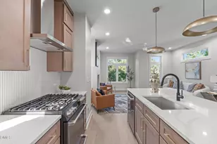 228 Woodsborough Pl, Raleigh, NC 27601 - Photo 9