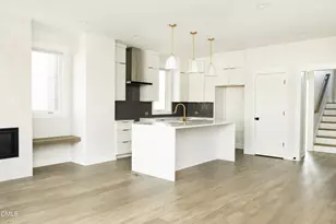 221 Woodsborough Pl, Raleigh, NC 27601 - Photo 25