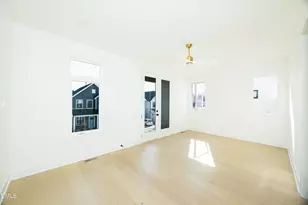 221 Woodsborough Pl, Raleigh, NC 27601 - Photo 33