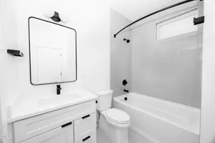 221 Woodsborough Pl, Raleigh, NC 27601 - Photo 17