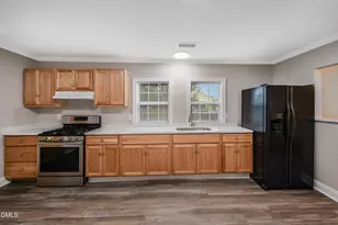 600 E Lizzie St, Selma, NC 27576 - Photo 7