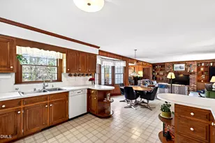 508 Foxhall St, Raleigh, NC 27609 - Photo 19