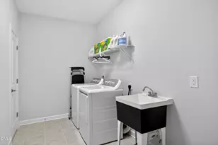 564 Crooked Pine Dr, Cary, NC 27519 - Photo 37