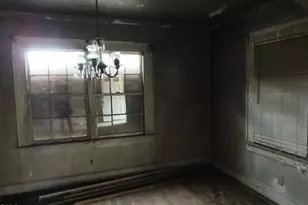 112 N Secrest St, Kinston, NC 28501 - Photo 9