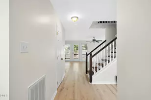 6108 New Market Way, Raleigh, NC 27609 - Photo 5