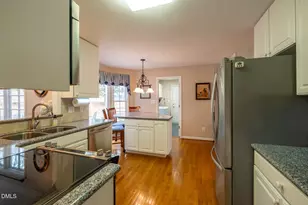 113 Sudbury Ln, Chapel Hill, NC 27516 - Photo 9